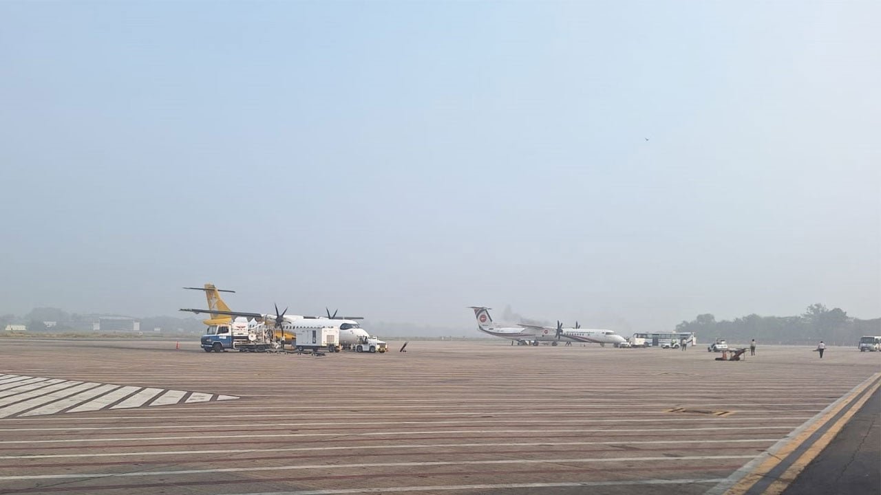 ঢাকার পরিবর্তে ৫ ফ্লাইট নামল চট্টগ্রামে